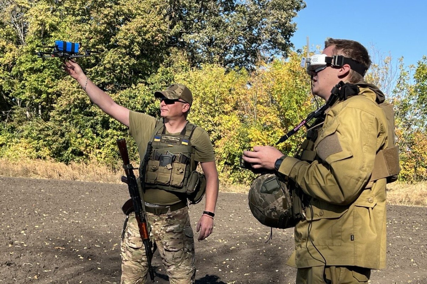 Повітряний ретранслятор для БПЛА: геометрія лінії видимості та затримка каналу