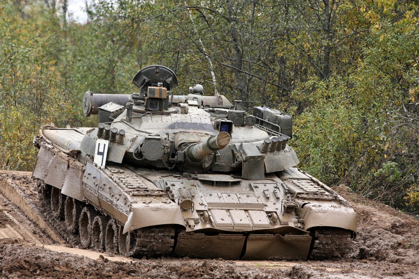 Сліди військової техніки: демаскувальні ознаки, планування маршрутів і відновлення ґрунту